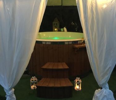 Chaussy Maison | Paradis Fleuri et son bain nordique