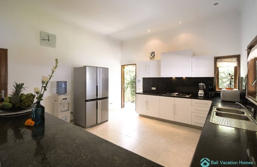 Banjartegehe Villa | Paradis à la mer, petit déjeuner gratuit, canoës, vélos!