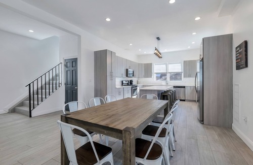 Long Beach Maison | Paradise Cove
