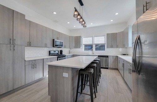 Long Beach Maison | Paradise Cove