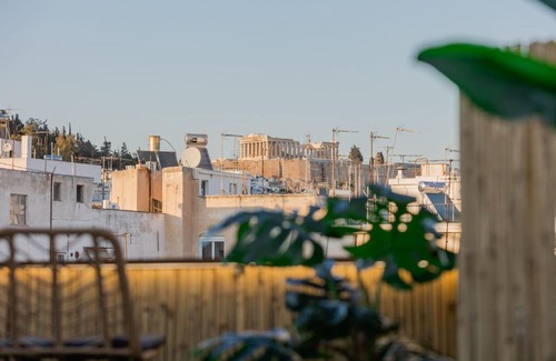 Koukaki Appartement | Paradise Heated Jacuzzi with Acropolis View