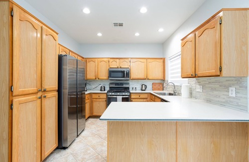 Silverado Ranch Maison | Paradise in Vegas near the Strip w/game room & pool!