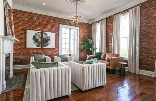 Natchez Appartement | Paradise Loft, 3 Bedroom King Beds, Heart of Downtown, Full Kitchen & Wet Bar, Streaming TV