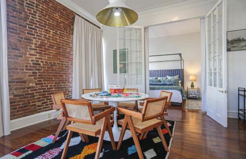 Natchez Appartement | Paradise Loft, 3 Bedroom King Beds, Heart of Downtown, Full Kitchen & Wet Bar, Streaming TV
