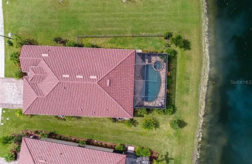 Gran Paradiso Maison | LE PARADIS RENCONTRE LA VIE PRIVÉE AVEC UNE VUE SUR L'EAU INCROYABLE ET UNE PISCINE CHAUFFÉE