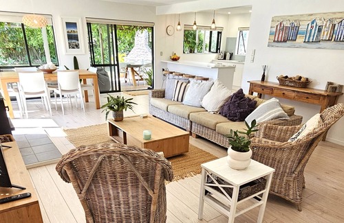 Matarangi Maison | Paradise on Pacific Parade - Matarangi Retreat