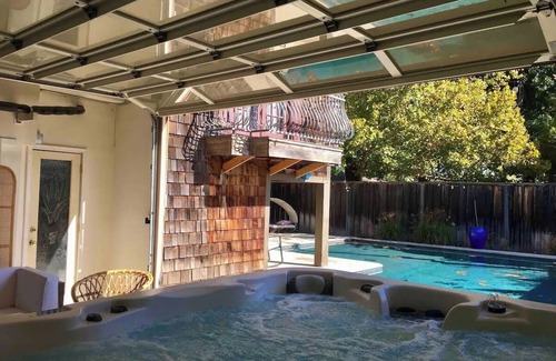 Central Oklahoma City Maison | Paradise on Penn with Pool & Hot Tub Near Downtown