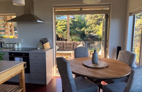 Tuateawa Maison | Paradise on the Hill ~ Tuateawa ~ Northeast of Coromandel Town