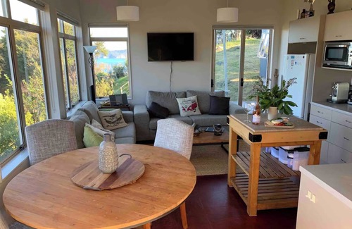Tuateawa Maison | Paradise on the Hill ~ Tuateawa ~ Northeast of Coromandel Town