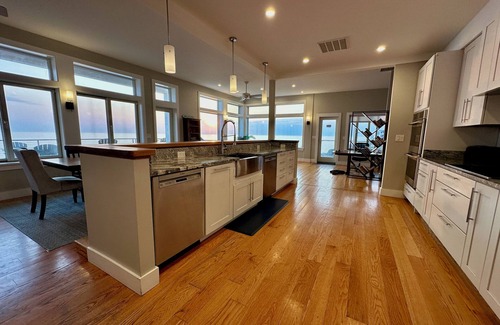 York Beach Maison | Paradise on the Rocks - York Oceanfront