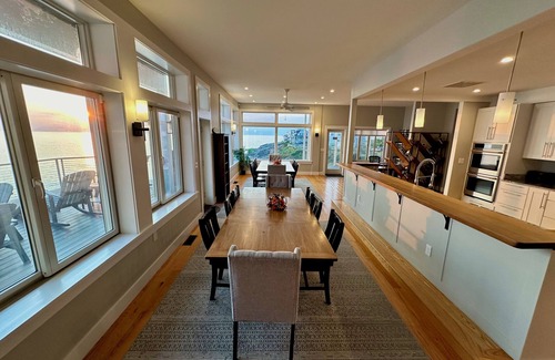 York Beach Maison | Paradise on the Rocks - York Oceanfront