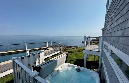 York Beach Maison | Paradise on the Rocks - York Oceanfront