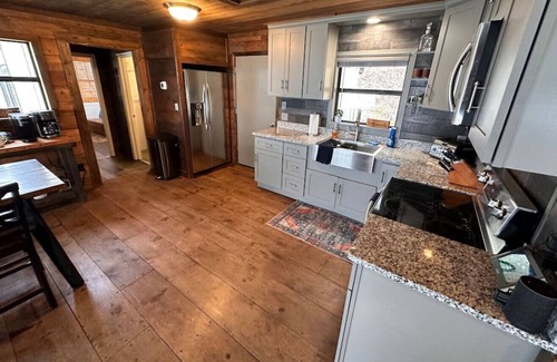 Gadsden Maison | < Paradise Pointe at the Lake >