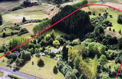 Rotorua Appartement | Paradise Valley Getaway - Farm Cottage with Stream