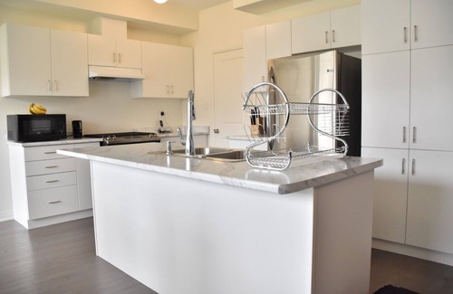 Bowmanville Maison | PARADISE VILLA 4