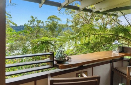 Dangar Island Maison | PARADISO on Dangar island. Peak of the Hill. Resort treetop style vibes