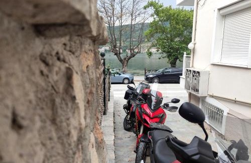 Kastoria Hôtel | Paraliako katerina Studios & Rooms - Biker Friendly Hotel