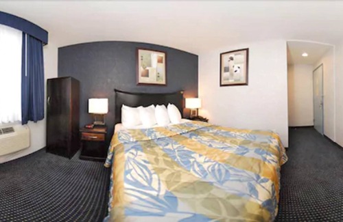 Queens Hôtel | Paramount Inn
