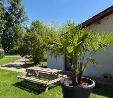Saint-Etienne-sur-Reyssouze Lit Et Petit-Déjeuner | Parc de la Charmille