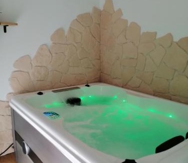 Malzeville Chalet De Ski | Parenthèse et spa à deux pas de la place Stanislas