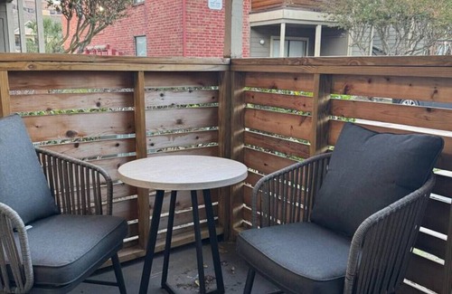 Astrodome Appartement | Paris Balcony by Medical Center & NRG Stadium!