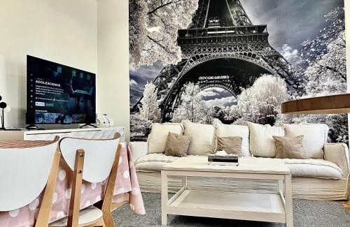 Le Raincy Appartement | PARIS CITY-Le Raincy - Facing station - 4 to 8 Pers