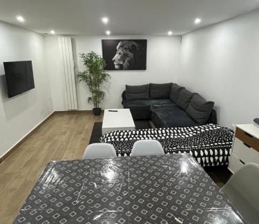 Thorigny-sur-Marne Appartement | Paris DisneyLand Vallée village 25mn - 6 personnes - Parking gratuit
