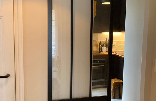 Villejuif Appartement | Paris Retreat, Work, Dream, Repeat!