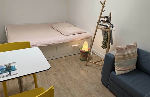 Chaillot Appartement | Paris studio near Eiffel Tower + Arc de Triomphe