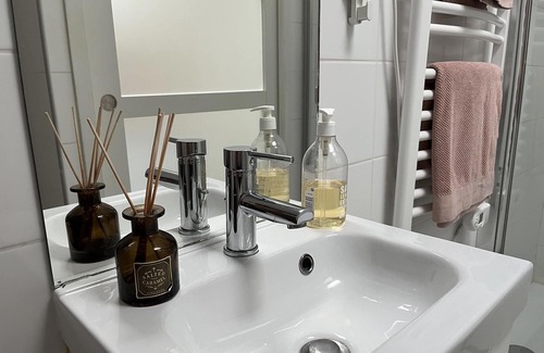 Chaillot Appartement | Paris studio near Eiffel Tower + Arc de Triomphe