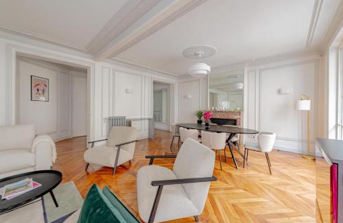 16th Arrondissement Appartement | Parisian Elegance 2 Bedr in the 16th