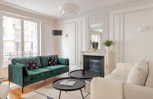 16th Arrondissement Appartement | Parisian Elegance 2 Bedr in the 16th