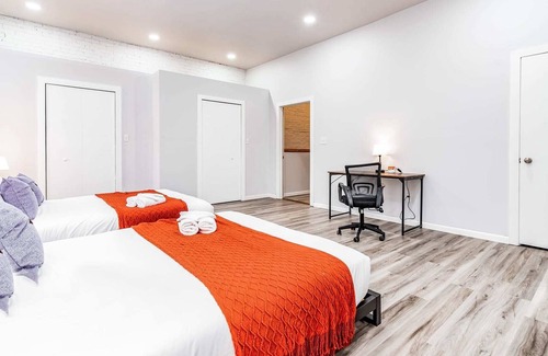 Lafayette Square Maison | Park Ave Townhome w/parking by CozySuites
