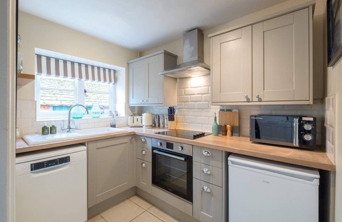 Glaston Maison | Park Cottage Summary: