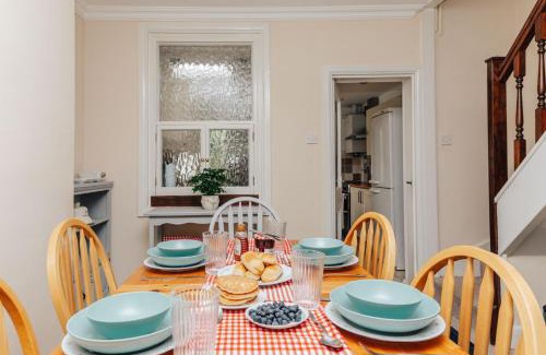 Henley Maison | Park End House - Parking, Pet Friendly
