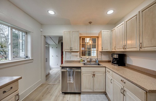 Meadow Glade Autre | Park like setting and fenced, 3 bed 2.5 bath updated 1920 farmhouse-Covered Deck