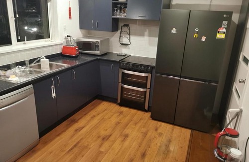 Burnside Maison | Park View house close 2 airport