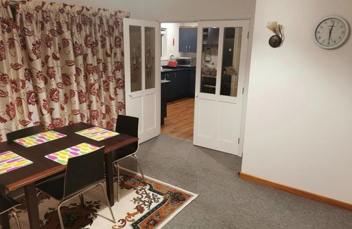 Burnside Maison | Park View house close 2 airport