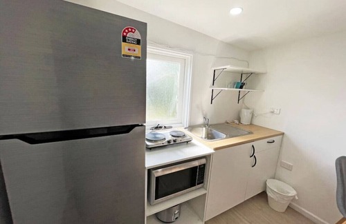 Parkdale Cabine | Parkdale Compact Backyard Cabin Beachside Wi-Fi near Mentone