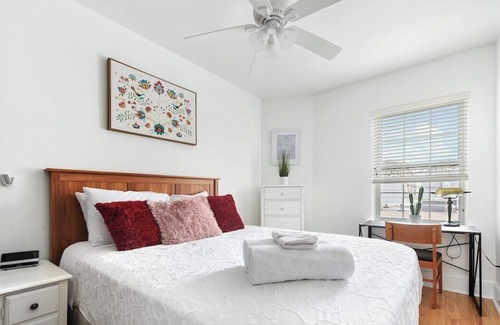 Bloomfield Appartement | ♥Parking~5★Location♛Queen Bed♥West Penn♥10min DT★