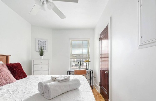 Bloomfield Appartement | ♥Parking~5★Location♛Queen Bed♥West Penn♥10min DT★
