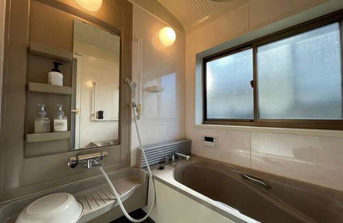 Harunako Onsen Maison | Parking available! Private ryokan for large groups staying without meals: Shunsatsu Shuyu~SHIKI~ (Japanese only)