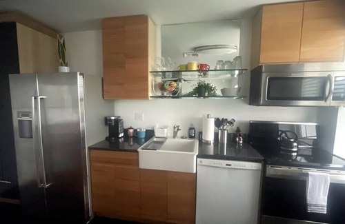 Bloomfield Appartement | ~Parking~ Elevator ~West Penn~ Centrally Located