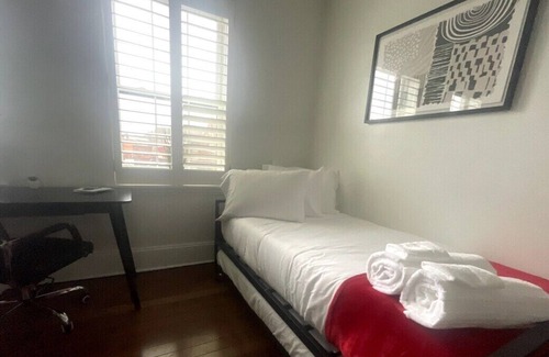 Bloomfield Appartement | ~Parking~ Elevator ~West Penn~ Centrally Located