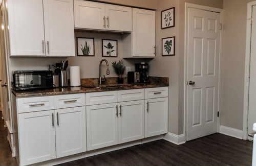 East Memphis Maison | Parkside | Comfy King Beds Near Broad Ave & Overton Park