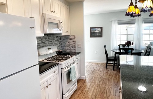 Santa Maria Cottage | Parkside Cottage w/ Patio/BBQ - 20 min to beach