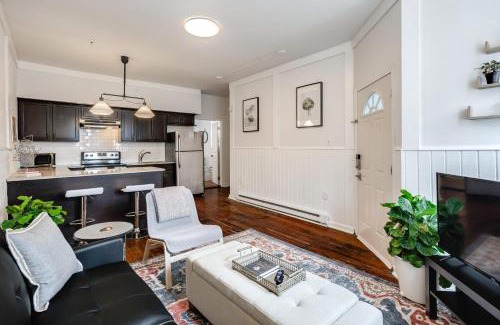 Roxborough-Manayunk Appartement | Parkside Haven - Charming 1BR Corner Property