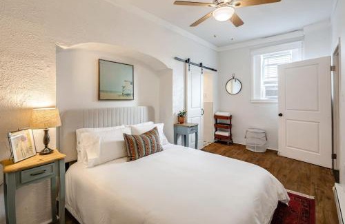 Roxborough-Manayunk Appartement | Parkside Haven - Charming 1BR Corner Property