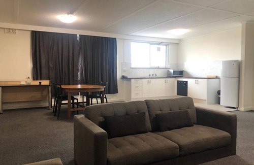 Kingsbury Hôtel | Parkside Inn Motel