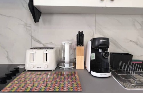 Trinity Appartement | Parkside Studio Retreat, Near the station